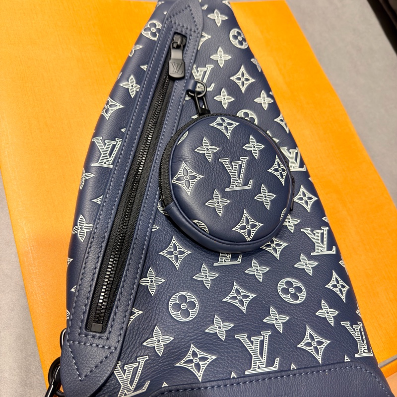 Lv特殊色斜背腰包M24751-6