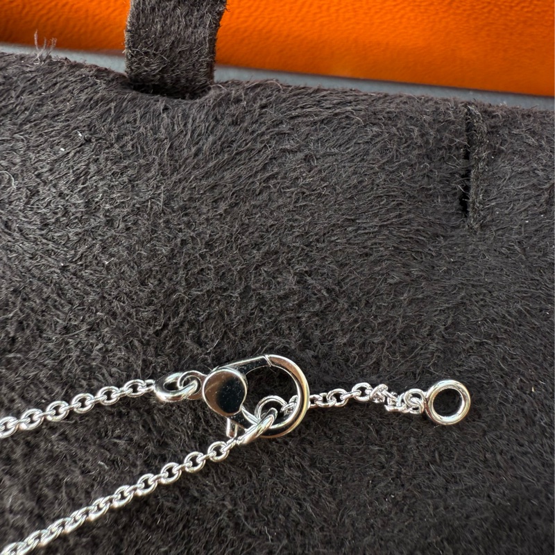 全新HERMES Finesse墜飾小Q滿鑽項鍊-3