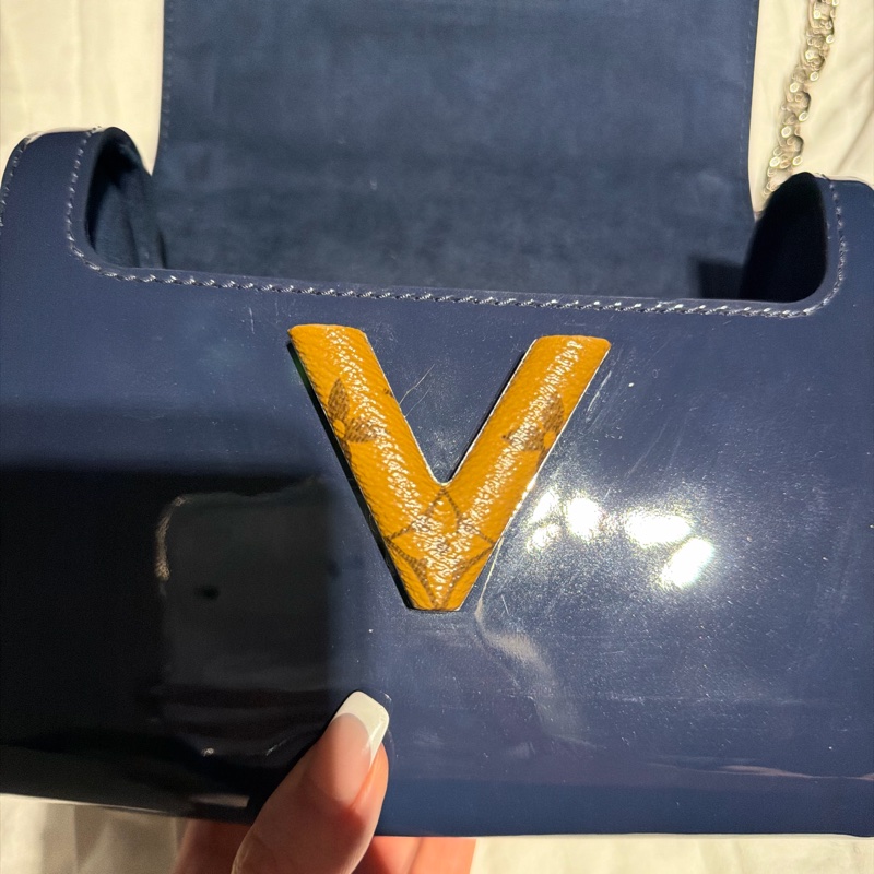 Lv 漆皮包 twist-8