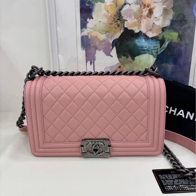Chanel 香奈兒 leboy中號 粉紅 20開有卡 尺寸：25*15*8cm-0