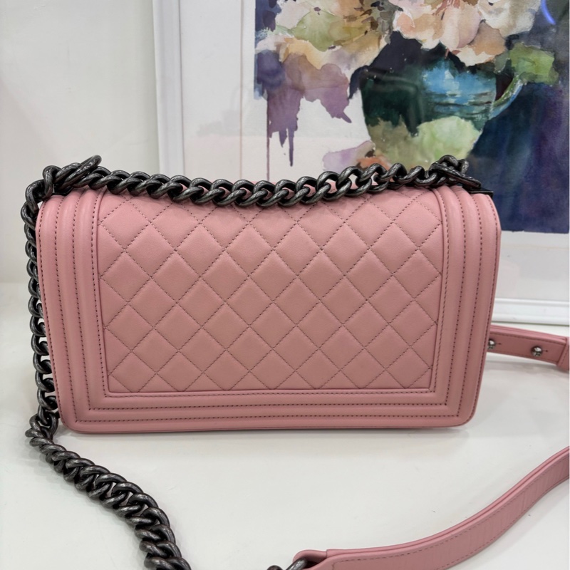 Chanel 香奈兒 leboy中號 粉紅 20開有卡 尺寸：25*15*8cm-1
