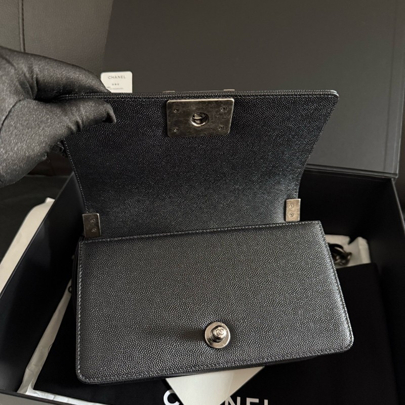 CHANEL LEBOY 小號 黑色銀扣荔枝牛皮 肩背包斜背包 晶片款-7