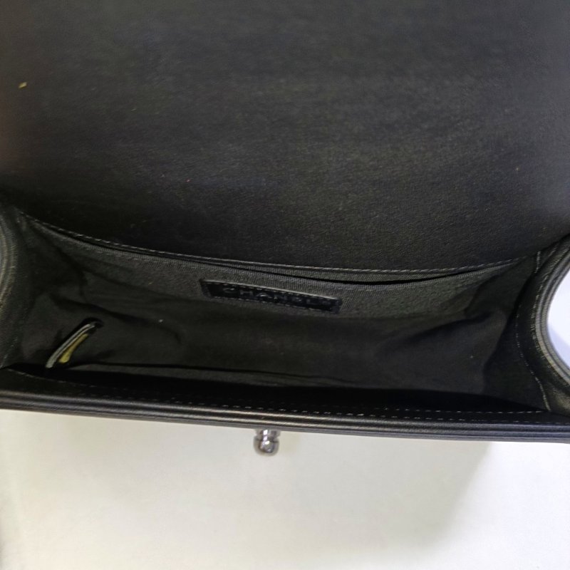 CHANEL BOY 小號 黑色織物菱格紋綉縫斜背包肩背包 銀色五金 可拆卸肩帶-6