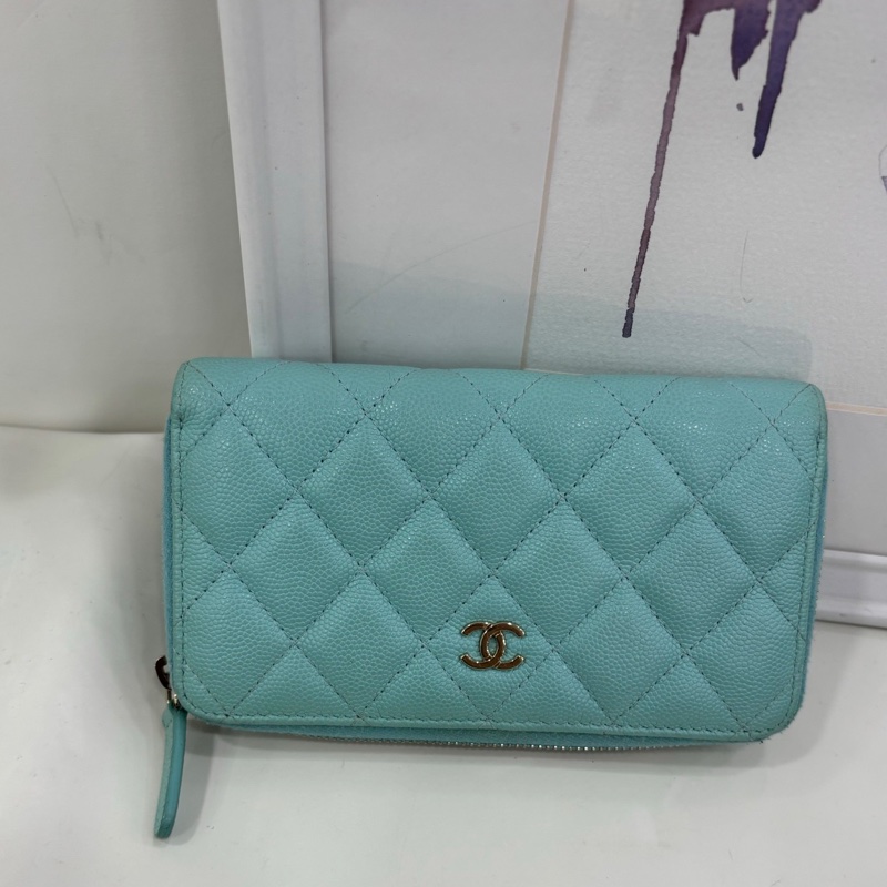 Chanel香奈兒 淡藍色魚子醬荔枝皮外拉鍊錢包 27開 無卡-0