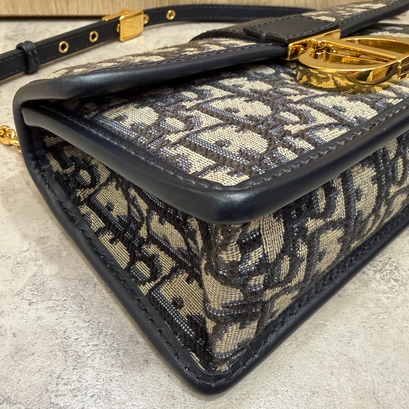 Dior 藍提花布金釦 Montaigne 30-4