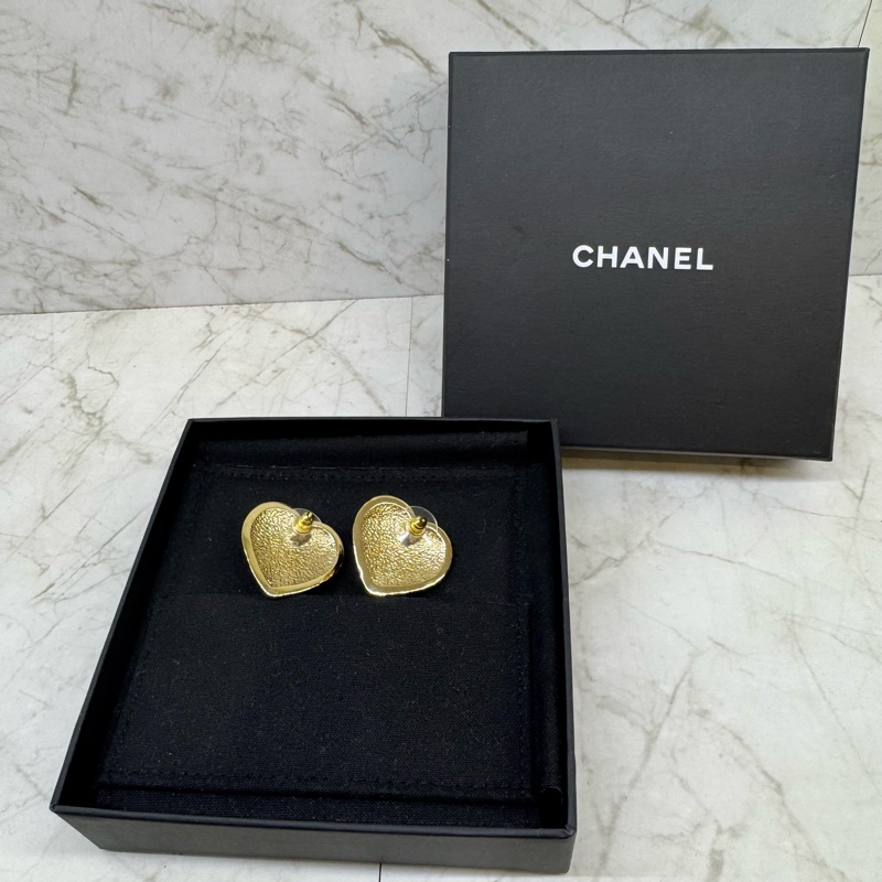 CHANEL淡金色大愛心書包釦耳環-3