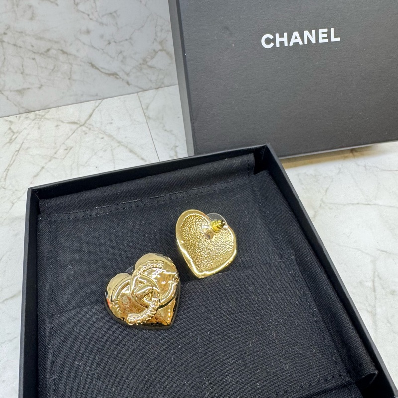 CHANEL淡金色大愛心書包釦耳環-4