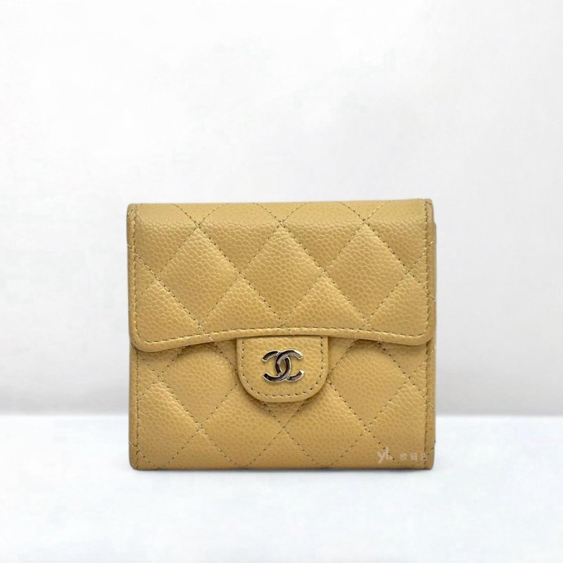 CHANEL COCO奶茶色荔枝牛皮三折短夾AP0231-1