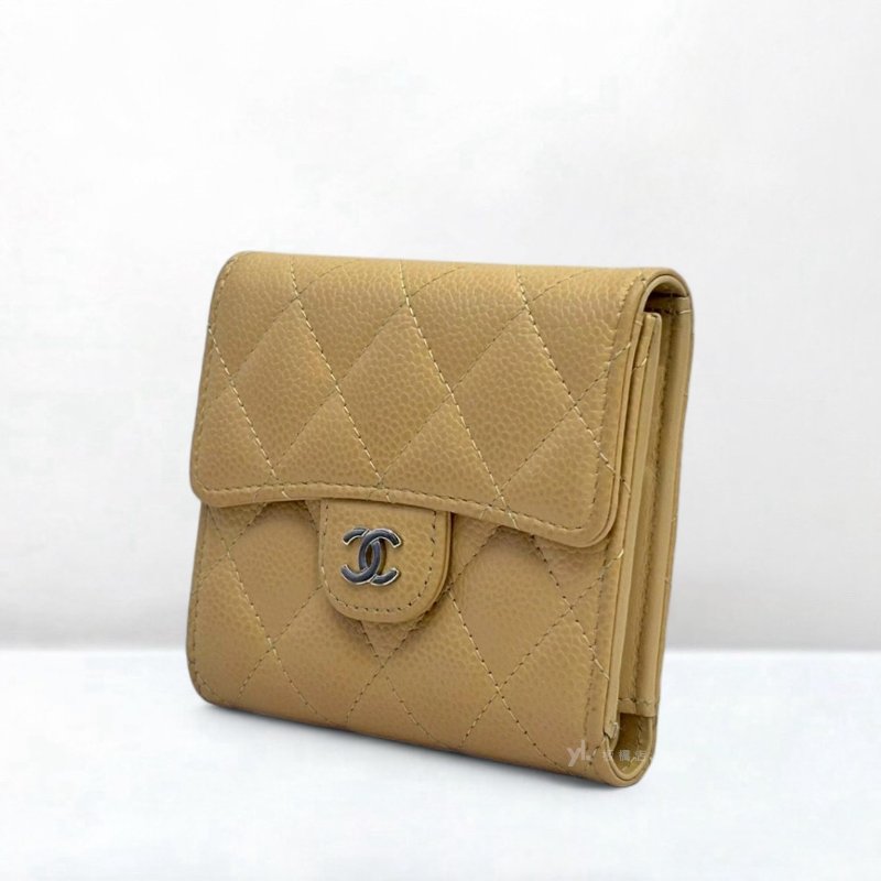 CHANEL COCO奶茶色荔枝牛皮三折短夾AP0231-2