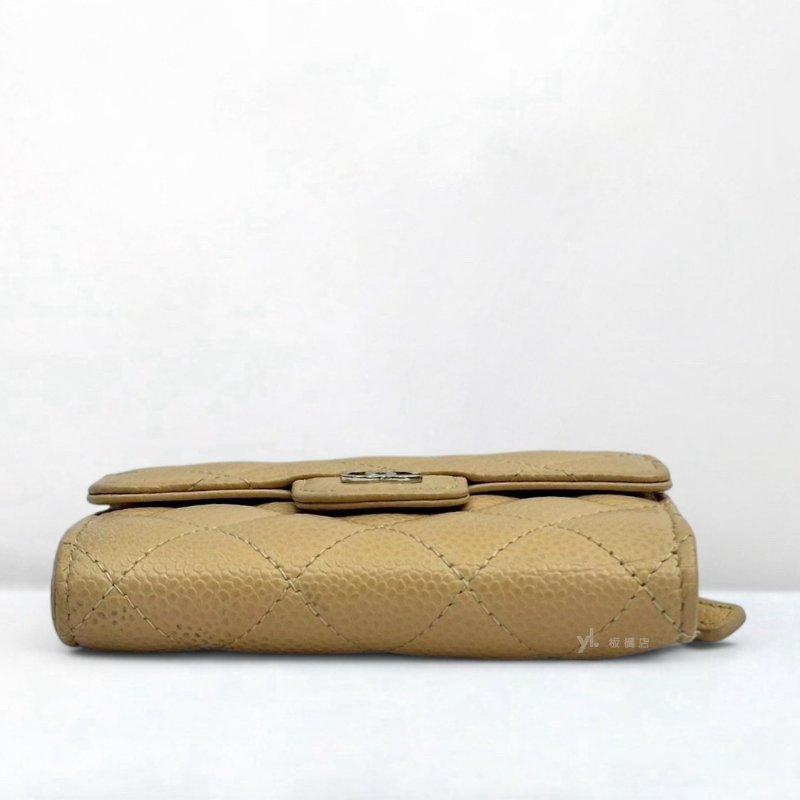 CHANEL COCO奶茶色荔枝牛皮三折短夾AP0231-4