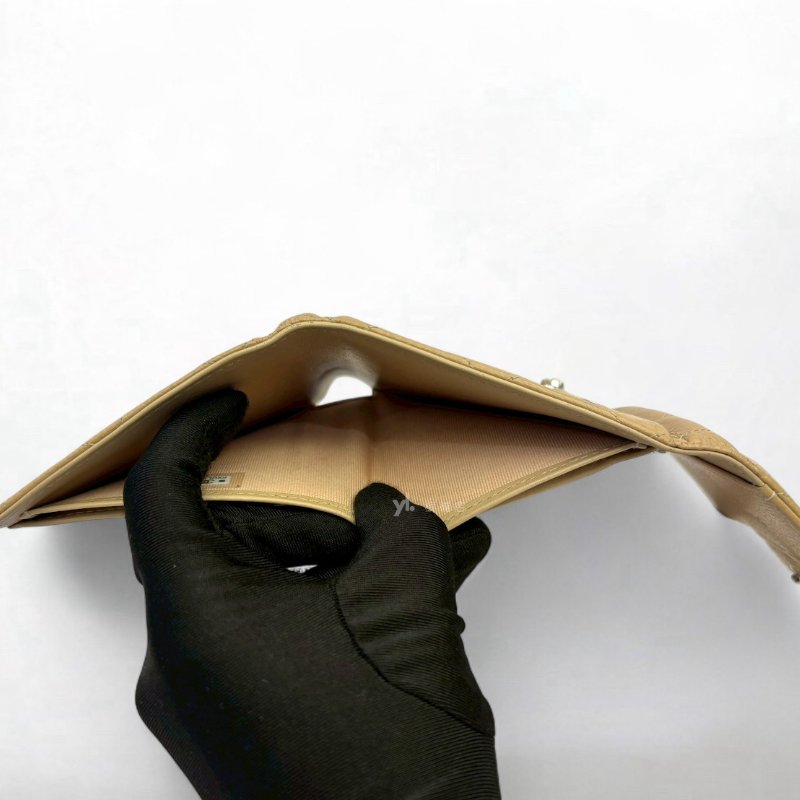 CHANEL COCO奶茶色荔枝牛皮三折短夾AP0231-5