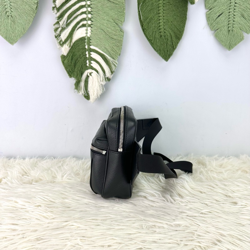 LV OURDOOR BUMBAG 黑色老花拼皮胸口包-2