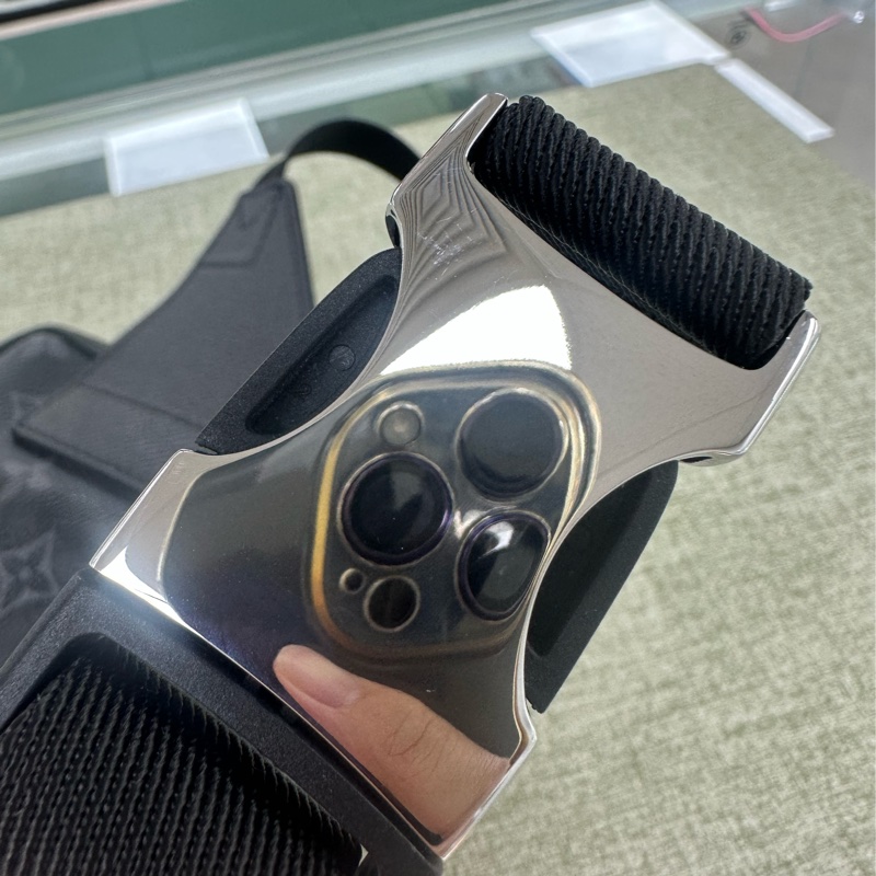 LV OURDOOR BUMBAG 黑色老花拼皮胸口包-6