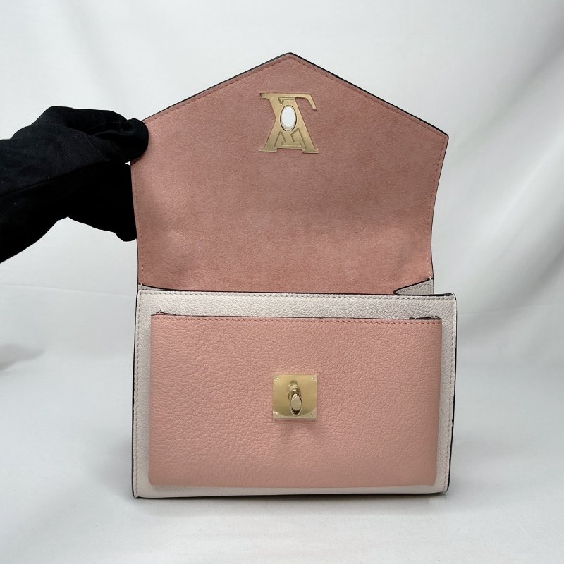 LV My Lock Me鏈帶肩背包-6