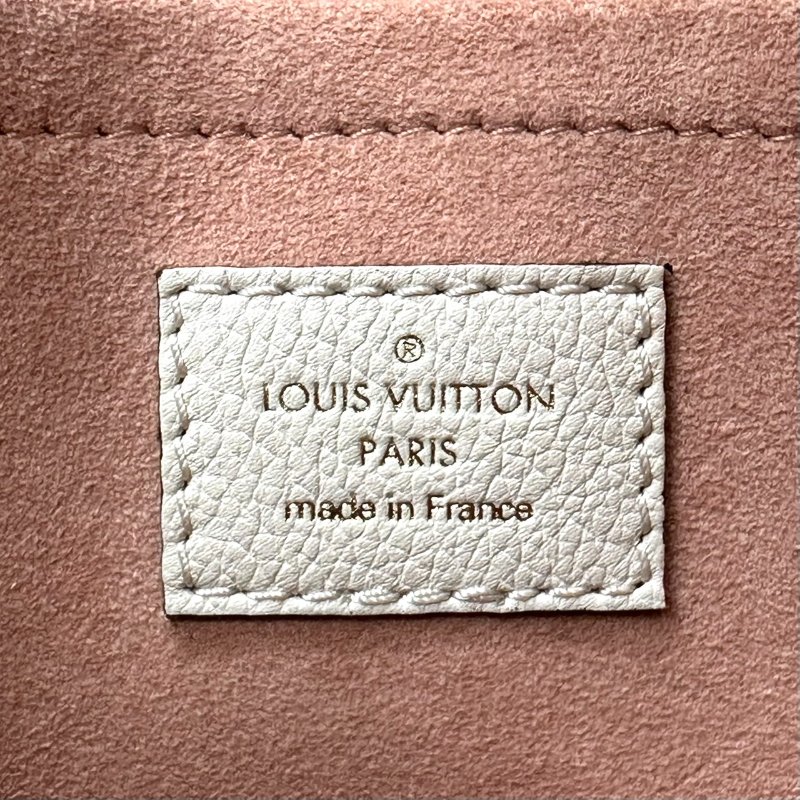 LV My Lock Me鏈帶肩背包-8