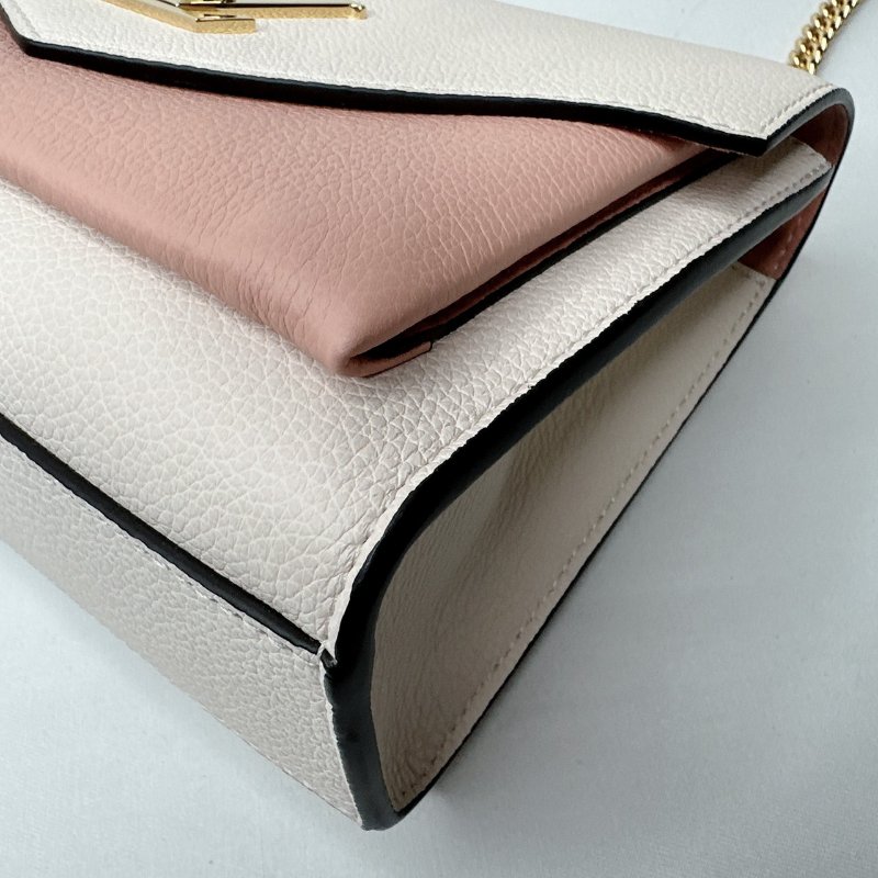 LV My Lock Me鏈帶肩背包-11