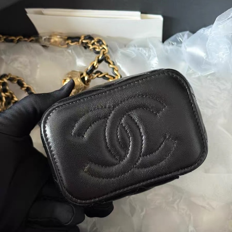 新款芯片款!Chanel香奈兒 24K 金球小盒子包 新款底部有Logo-1