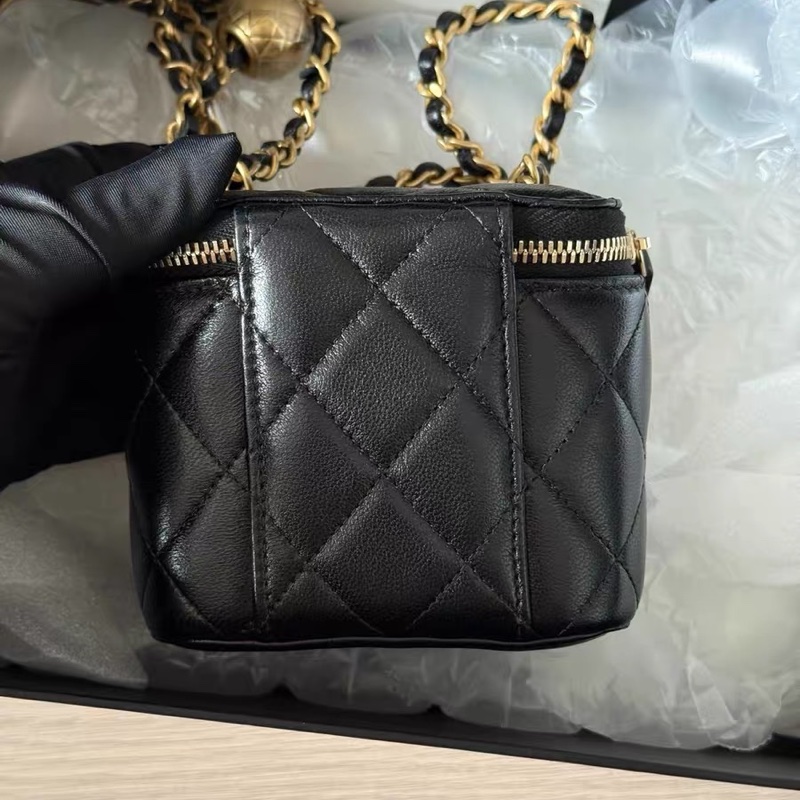 新款芯片款!Chanel香奈兒 24K 金球小盒子包 新款底部有Logo-3