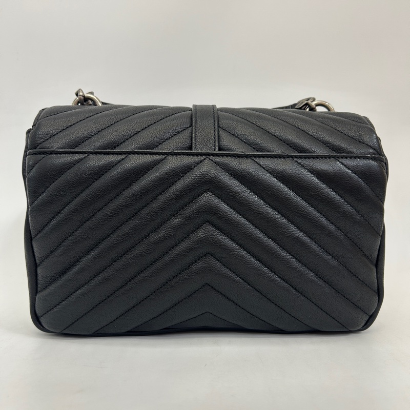 YSL 黑牛皮V型紋銀釦信封下蓋學院包-4