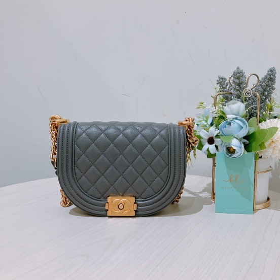 TK1852 CHANEL香奈兒灰色boy款22A BOY MESSENGER BAG CAVIAR GREY X GHW-0