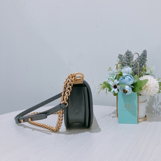 TK1852 CHANEL香奈兒灰色boy款22A BOY MESSENGER BAG CAVIAR GREY X GHW-2