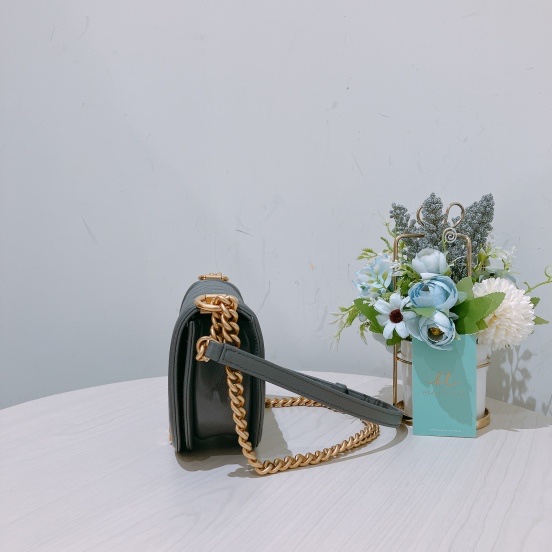 TK1852 CHANEL香奈兒灰色boy款22A BOY MESSENGER BAG CAVIAR GREY X GHW-3