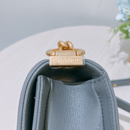 TK1852 CHANEL香奈兒灰色boy款22A BOY MESSENGER BAG CAVIAR GREY X GHW-9