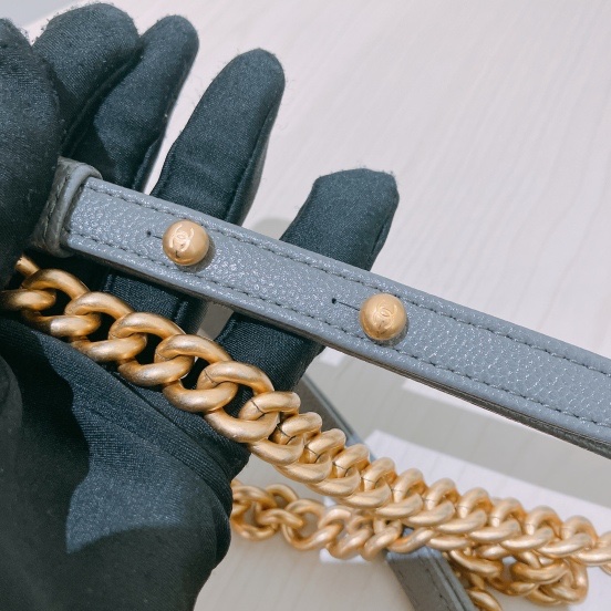 TK1852 CHANEL香奈兒灰色boy款22A BOY MESSENGER BAG CAVIAR GREY X GHW-11