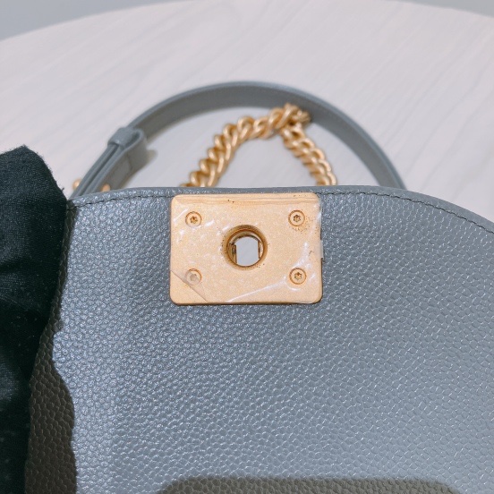 TK1852 CHANEL香奈兒灰色boy款22A BOY MESSENGER BAG CAVIAR GREY X GHW-16
