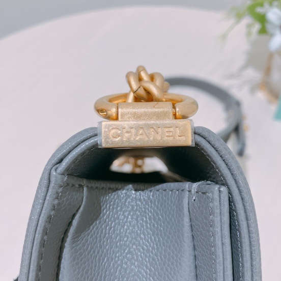 TK1852 CHANEL香奈兒灰色boy款22A BOY MESSENGER BAG CAVIAR GREY X GHW-18