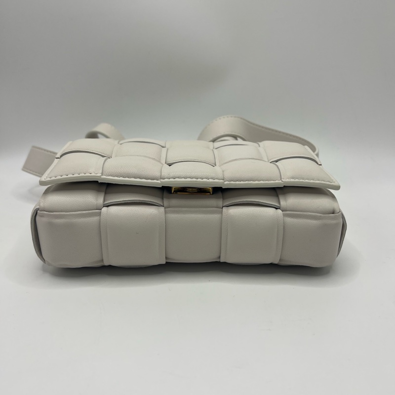 BV 编织枕头包-6