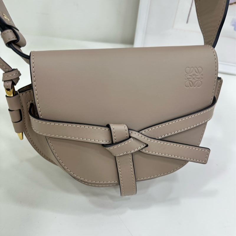 LOEWE 羅意威 gate mini 大象灰 字母寬肩帶 23年內碼-7