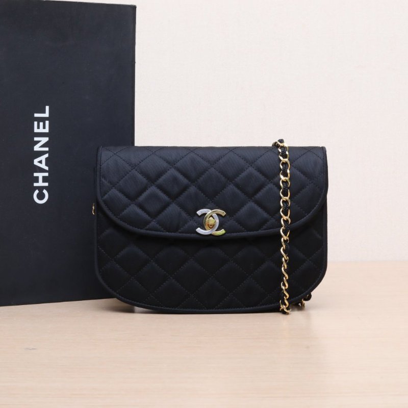 中古巴黎限定鴛鴦扣半月斜背包黑色緞面1開金銀扣-0