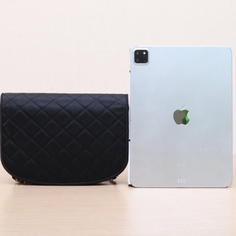 中古巴黎限定鴛鴦扣半月斜背包黑色緞面1開金銀扣-1