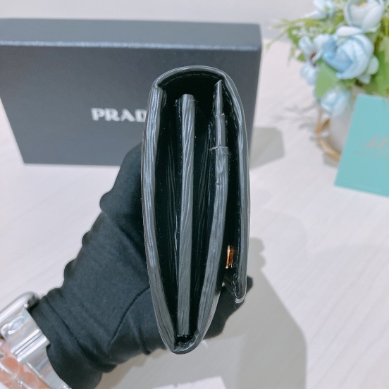 TK1842 PRADA普拉達長銀包金扣LONG WALLET VITELLO BLACK X GHW-4