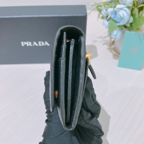 TK1842 PRADA普拉達長銀包金扣LONG WALLET VITELLO BLACK X GHW-6
