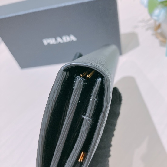 TK1842 PRADA普拉達長銀包金扣LONG WALLET VITELLO BLACK X GHW-8