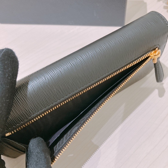 TK1842 PRADA普拉達長銀包金扣LONG WALLET VITELLO BLACK X GHW-16