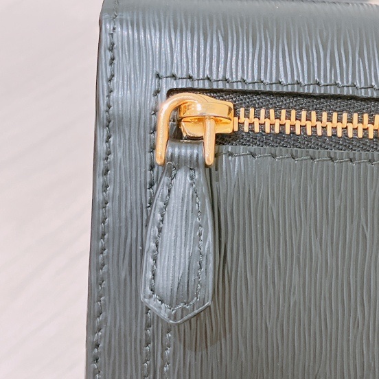 TK1842 PRADA普拉達長銀包金扣LONG WALLET VITELLO BLACK X GHW-17