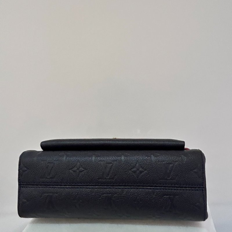 LV(M)藍全皮紅邊壓紋鍊包-3