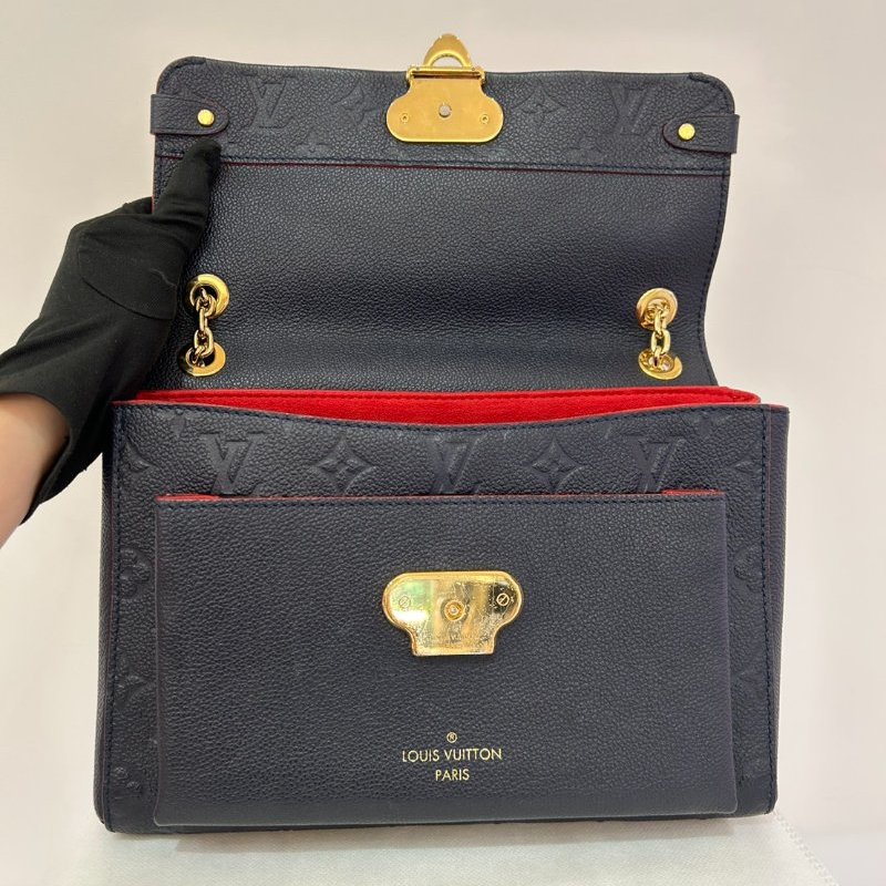LV(M)藍全皮紅邊壓紋鍊包-6