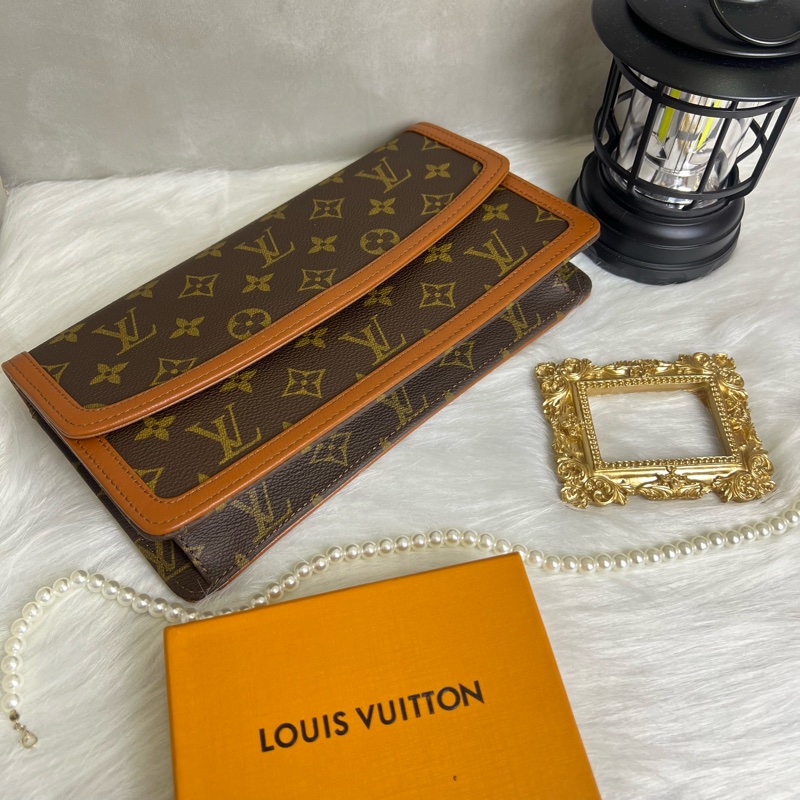 Louis Vuitton翻蓋手拿包-1