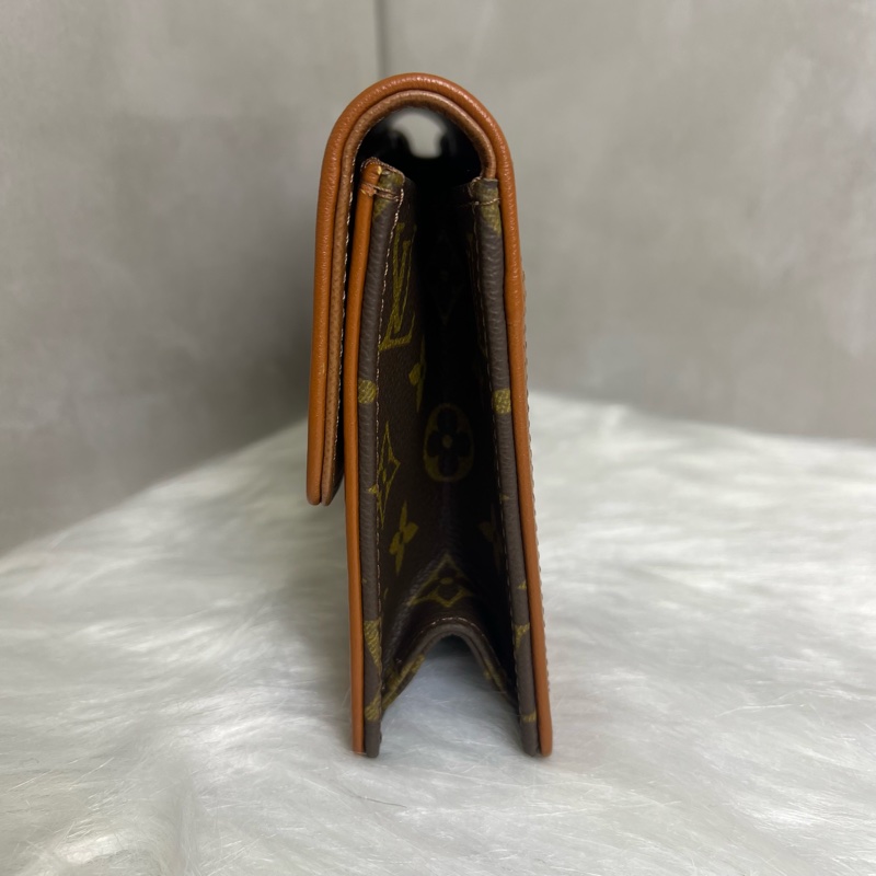 Louis Vuitton翻蓋手拿包-3