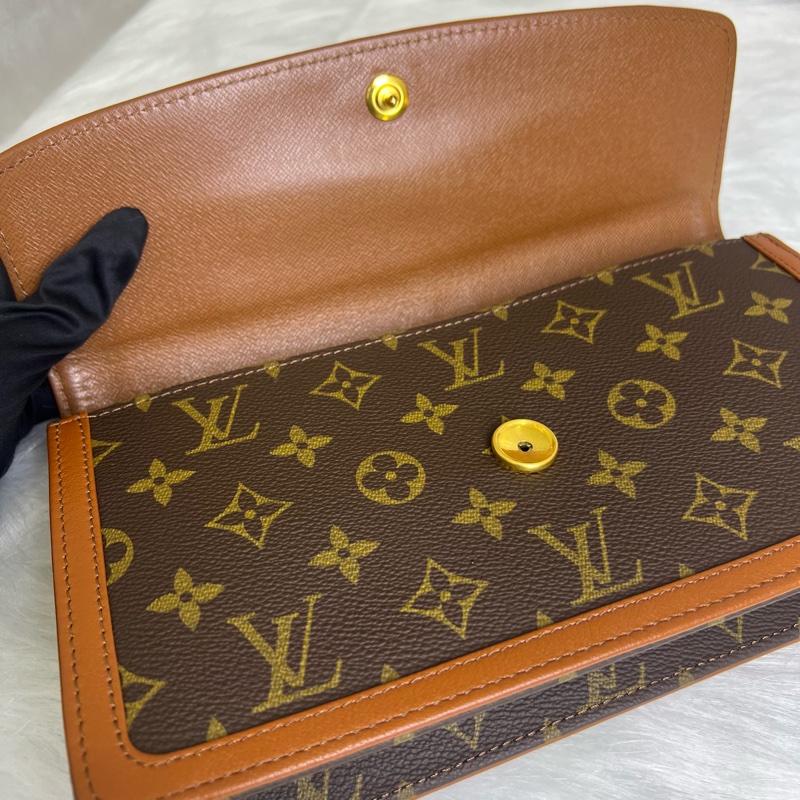 Louis Vuitton翻蓋手拿包-7
