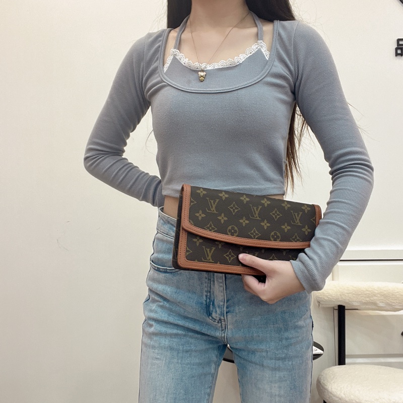 Louis Vuitton翻蓋手拿包-14