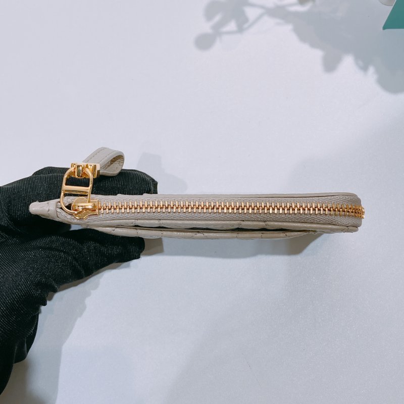 TW4495 Dior 迪奧 拉鏈卡片套 沙色柔軟Cannage藤格紋圖案小牛皮Caro Cosmos Zipper Card Holder-4
