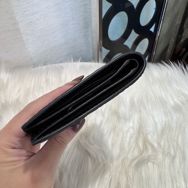 Dior 黑牛皮對開短夾 25年10月出專櫃-2