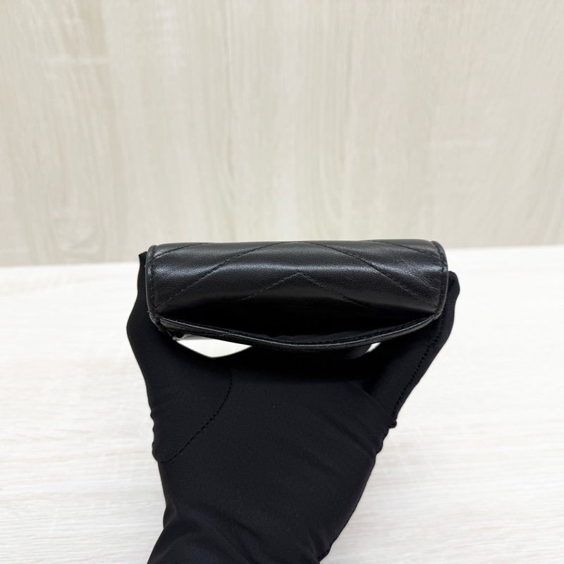 YSL皮夾黑金釦小羊皮對開卡片短夾668290-8