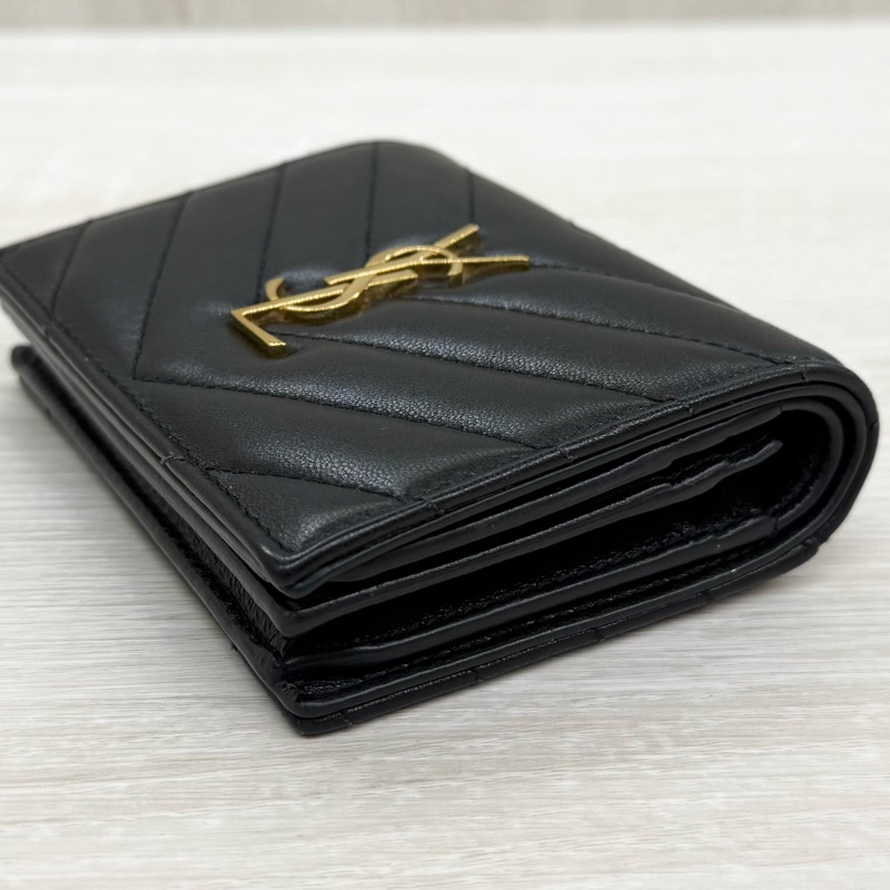 YSL皮夾黑金釦小羊皮對開卡片短夾668290-12