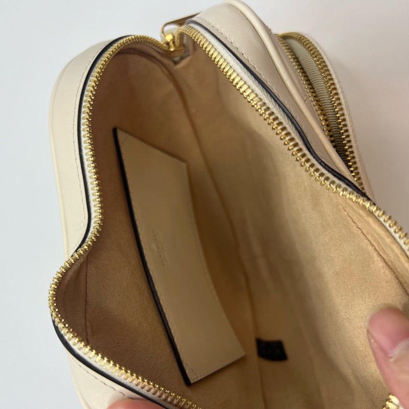 GUCCI古驰白色爱心斜挎包-7